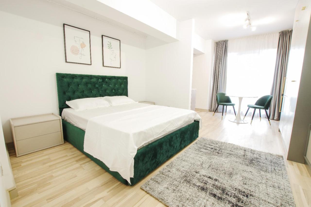 Himson-green Apartment *