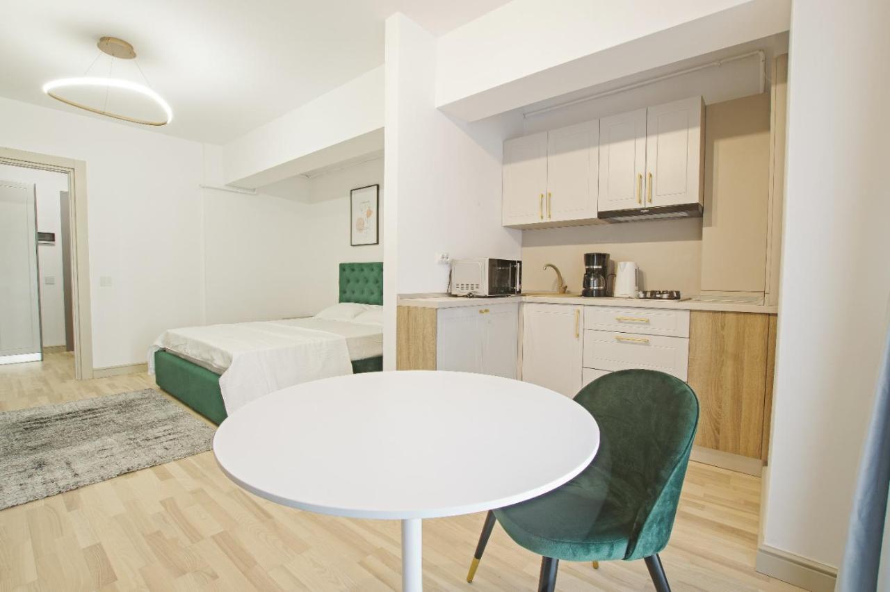 Himson-green Apartment *